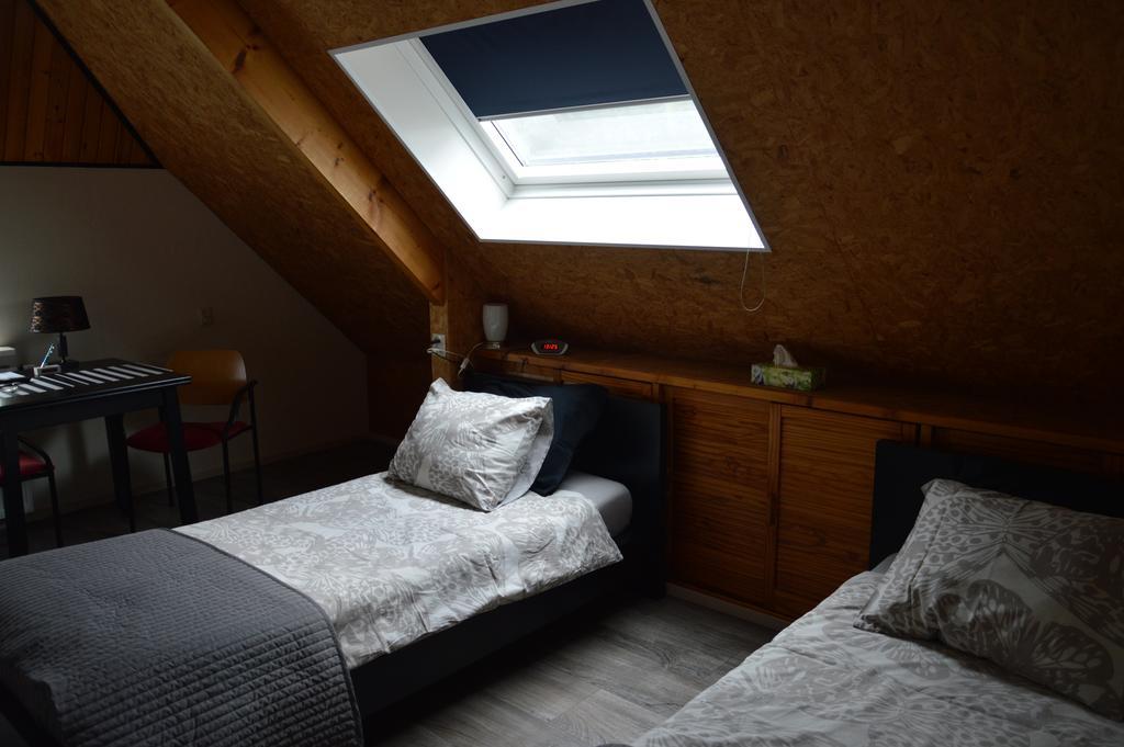 Bed and breakfast De Pompstee Rolde Chambre photo