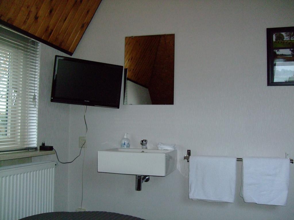 Bed and breakfast De Pompstee Rolde Extérieur photo